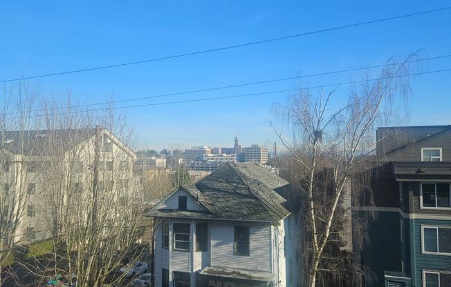 2 beds, 1 bath, 720 sqft, $1,895, Unit 325