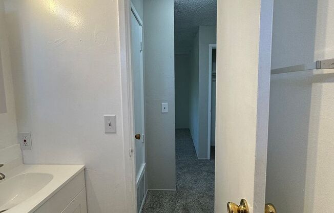 2 beds, 1 bath, 912 sqft, $2,295, Unit 626-03