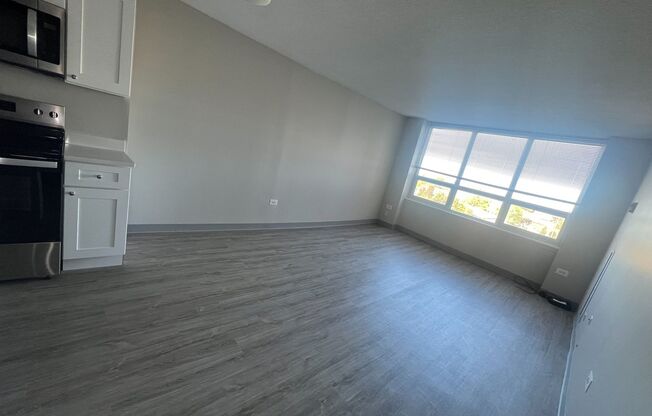 1 bed, 1 bath, 684 sqft, $1,900, Unit 623