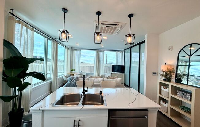 1 bed, 1 bath, 450 sqft, $2,450, Unit 410-401