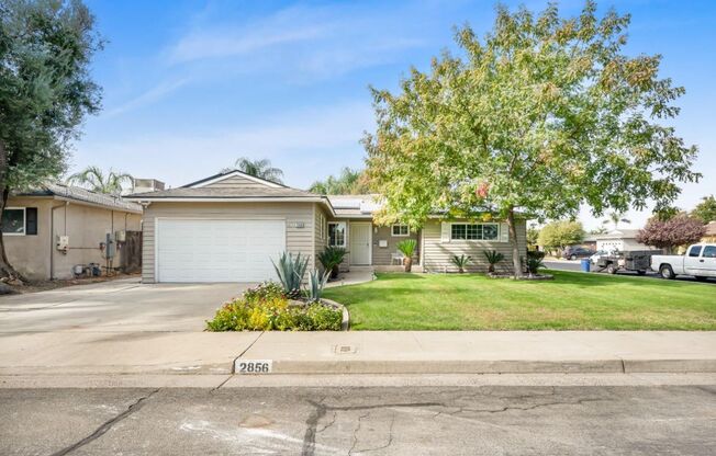 $2,295 Gettysburg & Peach, 3 Bedroom 2 Bathroom - Caesar Ave, Clovis - Solar Panels