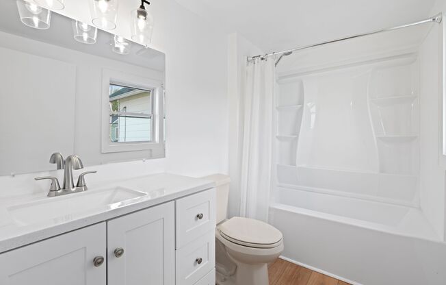 MOVE IN SPECIAL! SCORE HALF OFF 1ST MONTH'S RENT IF SIGNED BY NOV. 15! Beautiful 3 bedroom home in Beaver Falls available now!