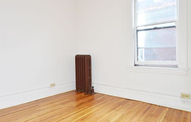 1 bed, 1 bath, 410 sqft, $905, Unit 11 - 38