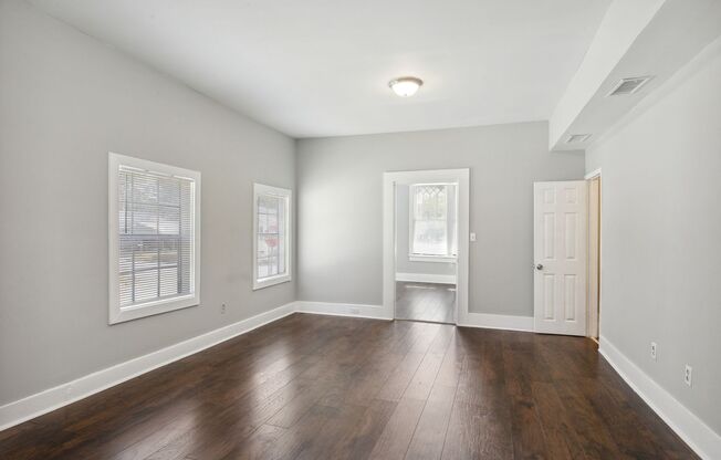 Large 3BR/2.5BA Two Story House Near Downtown Savannah