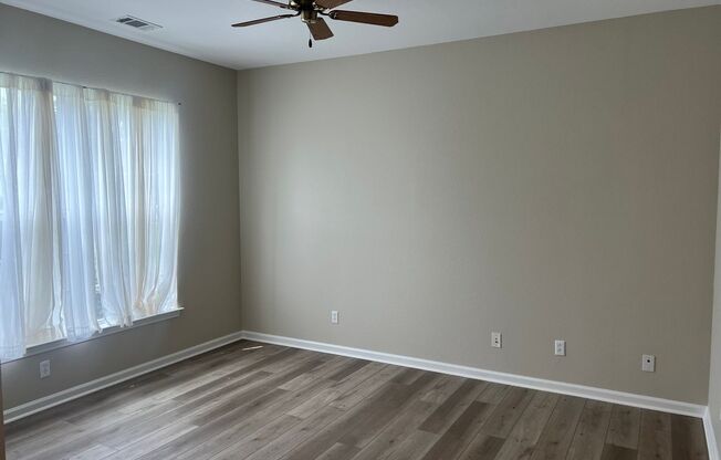 Lovely 3BR Ranch-Style Home in Sun City!