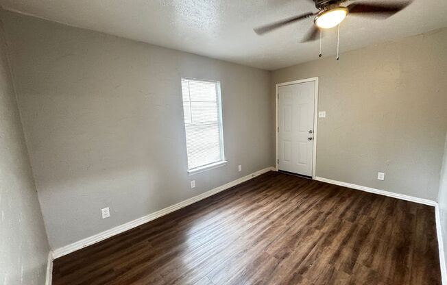 3 beds, 1 bath, $1,595