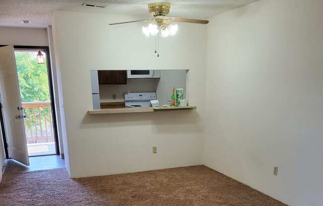 Willow Creek One Bed Dining