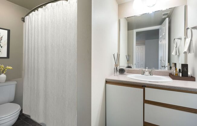 3 beds, 2 baths, 1,250 sqft, $1,925, Unit 69-106