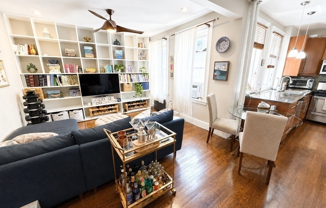1 bed, 1 bath, 574 sqft, $3,200, Unit 32