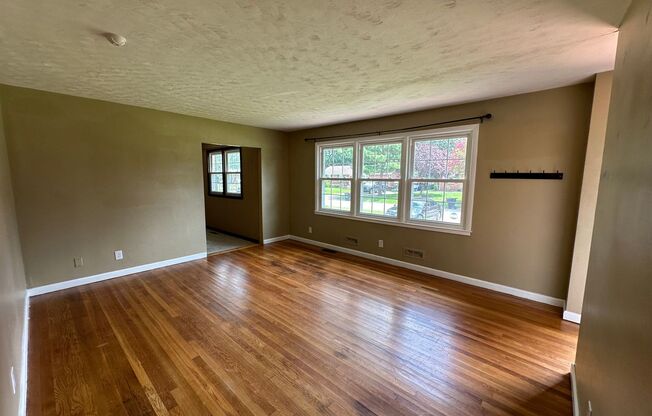 3 BED / 1.5 BATH SINGLE FAMILY