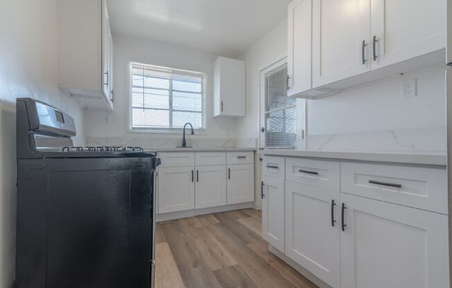 1 bed, 1 bath, $2,195, Unit 4042D