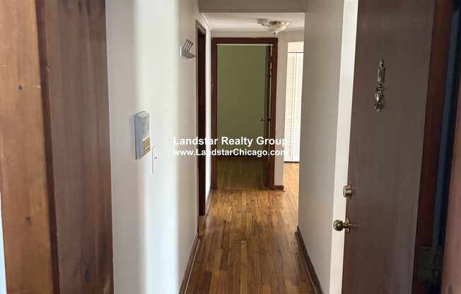 3159 W ARGYLE