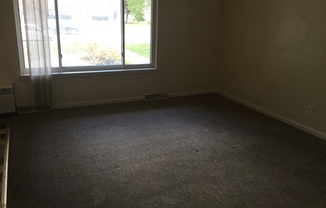 2 beds, 1 bath, $850, Unit #2