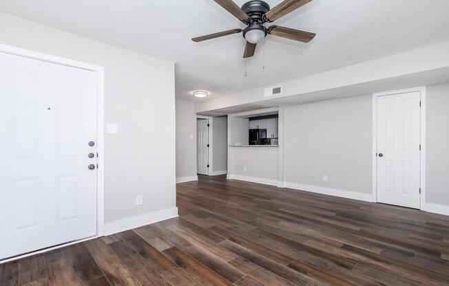 3 beds, 2 baths, 1,210 sqft, $1,729