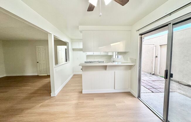 2 beds, 1 bath, 900 sqft, $2,450, Unit 71