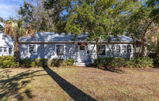 Location location location! This 2 bedroom 1 bath home is convenient to everything!