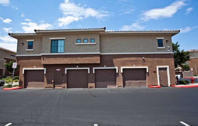 Attached Garages at Las Vegas Apartments Near Clark Country School District