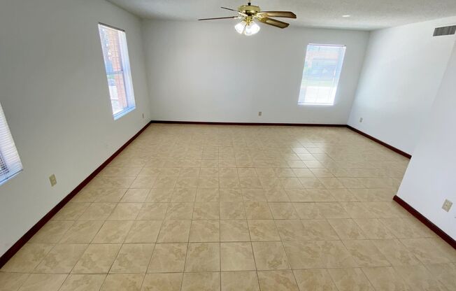 3 Bedroom 2 Bathroom corner lot in Glendale