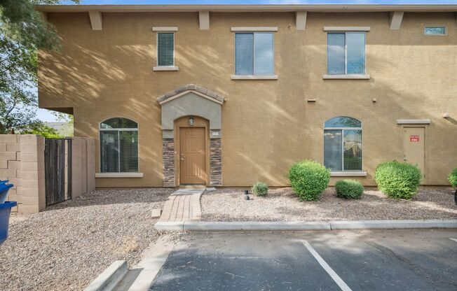 Charming 3-bed, 2-bath townhome in gated community!