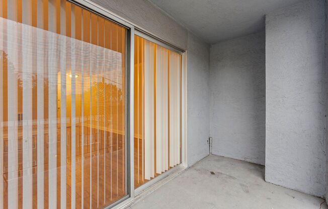 2 beds, 1 bath, 864 sqft, $2,695, Unit 302