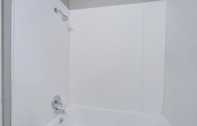 2 beds, 1 bath, 800 sqft, $980, Unit 5939-220