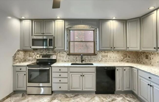 Nicely Renovated 2 Bedroom/2  Bath in Bon Air!