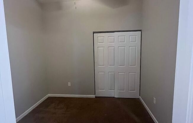 1 bed, 2 baths, $1,250