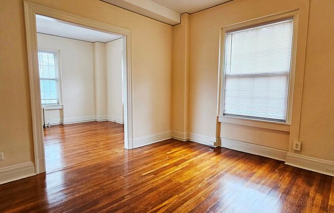 2 beds, 2 baths, 775 sqft, $1,875, Unit 211