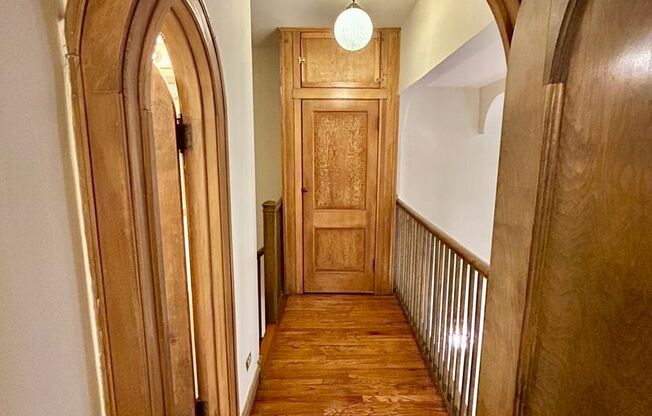 1 bed, 1 bath, 475 sqft, $2,370, Unit 233-122