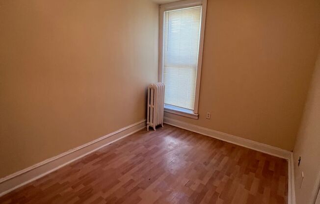 3 beds, 1 bath, $1,500