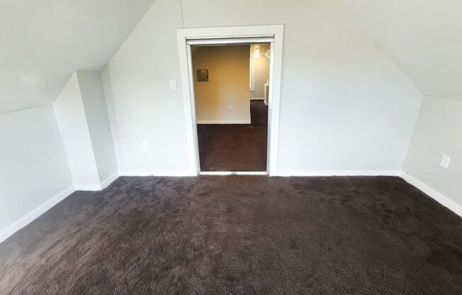 3 beds, 2 baths, $1,200, Unit Unit 2