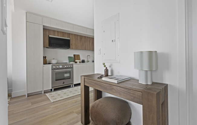 1 bed, 1 bath, $5,105, Unit 610