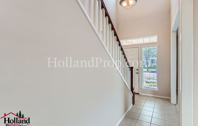 Spacious 4-Bedroom Home in Orenco Gardens – Stylish Kitchen, Luxurious Master Suite & Prime Location!