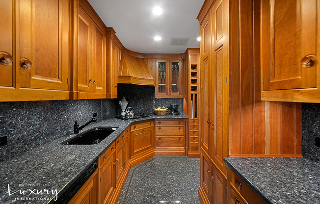 2 beds, 2 baths, 1,923 sqft, $25,000, Unit 54J