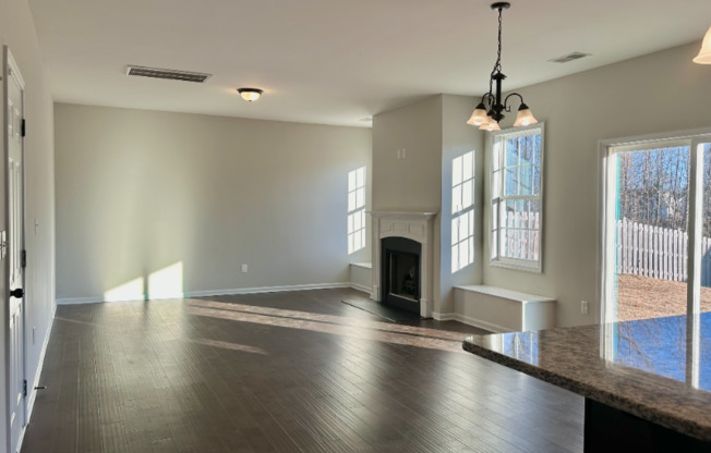 301 E WEBBER LN
