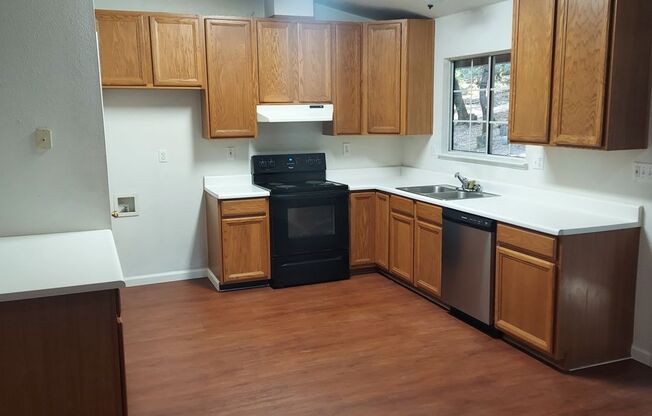 3 beds, 2 baths, $2,295