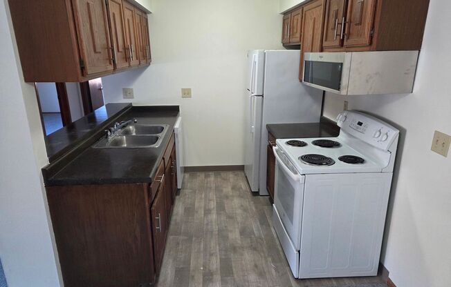 1385 Meadowcreek Dr.