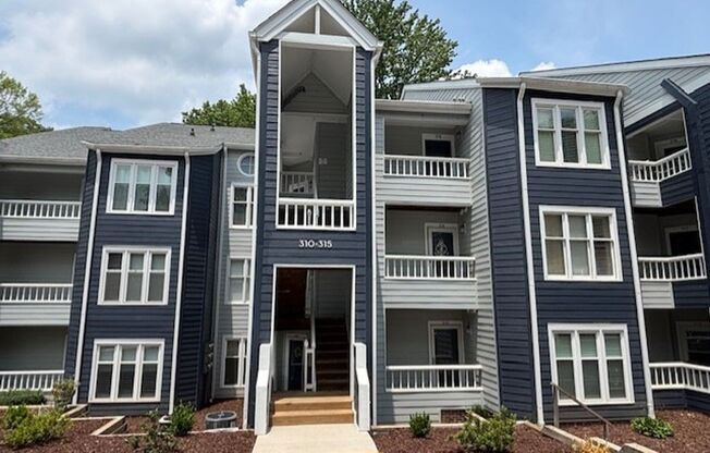 Waterfront - 2 Bed/ 2 Bath Condo - Convenient Location - Great Neighborhood - Community Pool and Tennis Courts - Walking Trails