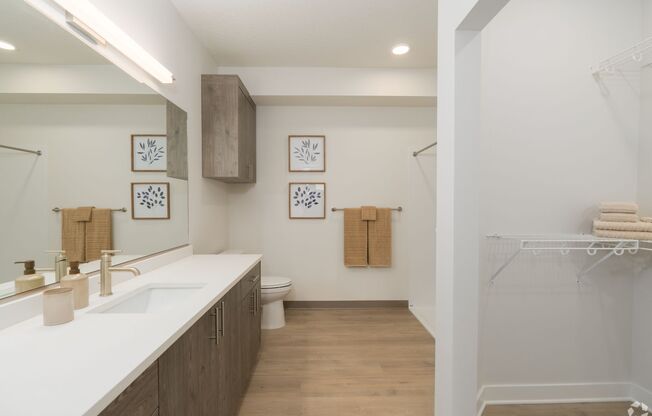 2 beds, 2 baths, 1,293 sqft, $1,750, Unit H-104