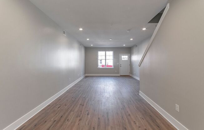 Three Bedroom Point Breeze Townhome w Roof Deck!