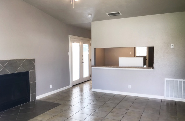 3bed/2bath Super Cute House for Rent! Available NOW!
