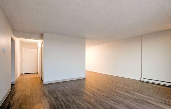 2 beds, 1 bath, 1,015 sqft, $1,650, Unit 191