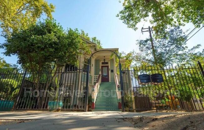 813 24 ST