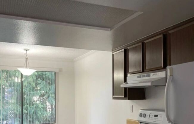 Welcome Home to Seahurst Ridge – Comfortable Burien Living!