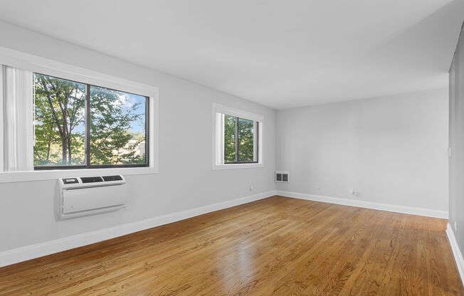 2 beds, 1.5 baths, 897 sqft, $2,100, Unit 303