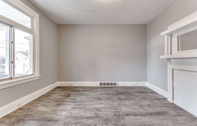 2 Bedroom/1 Bath in Carrick - Available JULY!