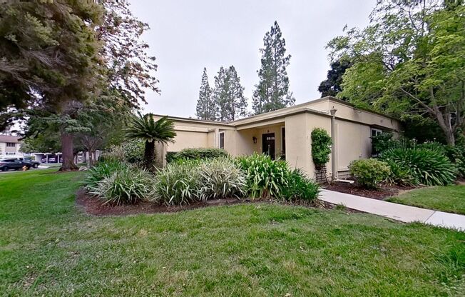 Charming 2 Bedroom 1 Bath Home in Laguna Woods 55+ Community!