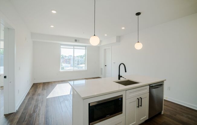 1 bed, 1 bath, 675 sqft, $1,425, Unit 405