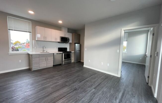 1 bed, 1 bath, 361 sqft, $1,595, Unit 304