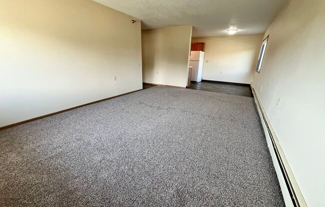 2 beds, 1 bath, 946 sqft, $725, Unit 8